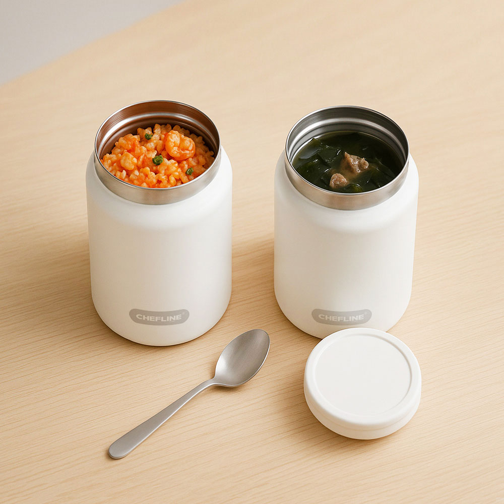 밥과 국을 각각 담은 보온죽통 도시락 세트
